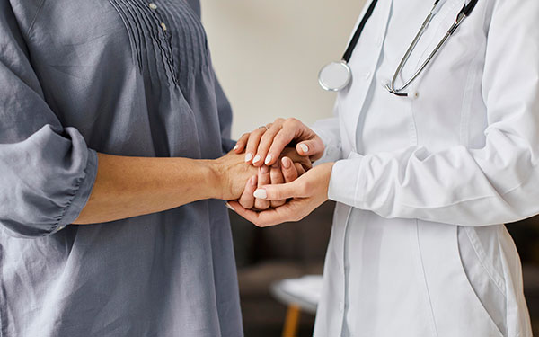 La relación médico-paciente también es parte del tratamiento
